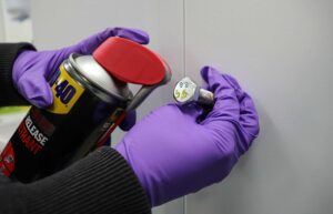 loosen bolts spray